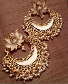 Beautiful Gold Earrings, Indian Bridal Jewelry Sets, Antique Jewellery Designs, Jewelry Set Design, Antique Jewelry Indian, Wedding Company, Bridal Fashion Jewelry