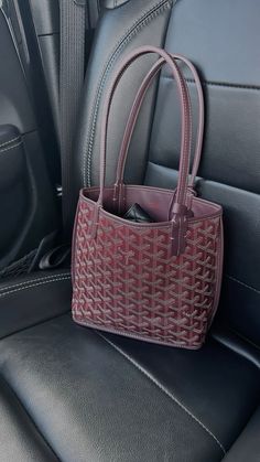 goyard, mini anjou Mini Anjou Outfit, Goyard Bag Mini, Goyard Mini Anjou Outfit, Mini Goyard Tote, Goyard Mini Tote Outfit, Goyard Mini Bag, Burgundy Goyard, Coach Bag Aesthetic, Goyard Mini Anjou