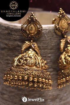 gold earrings for women Temple Jewellery Jhumkas, Model Earrings, Pretty Gold Necklaces, Ear Tops, Temple Jewellery Earrings, Wedding Jewelry Sets Bridal Jewellery, Antique Gold Earrings, Gold Jewels Design, New Gold Jewellery Designs