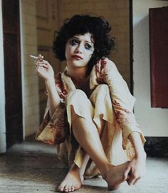 Marla Singer, Brittany Murphy, Girl Interrupted, Poses References, Pose Reference Photo, Art Poses, Vintage Hollywood, Drawing Poses