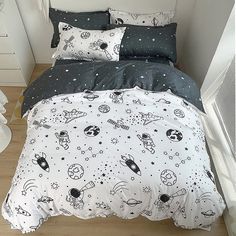 Cartoon Planets, Outer Space Bedroom, Side Bed, Black Duvet Cover, Space Bedding, Space Bedroom, Bed Quilt Cover, Full Bedding Sets, Twin Bed Sets