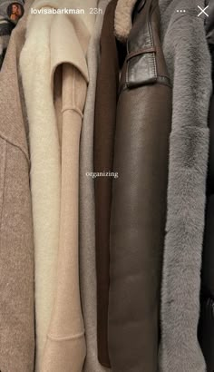 Cashmere Sweater Aesthetic, Old Money Winter Aesthetic, Autumn Taylor Swift, Old Money Aesthetic Fall, Diary Of A Model, Starbucks Psl, Victorias Secret Angels, Aesthetic Peaceful, Endless Summer Vacation