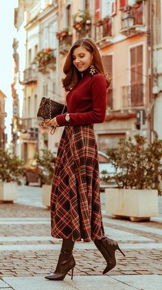 Stylish Vintage Outfits, Sultry Outfit Chic, Modest Dress Fashion, Bohemian Business Casual, Autumn Modest Outfits, Fall Classy Outfits, Skirt With Boots Outfit, Housewife Outfit, Classy Autumn