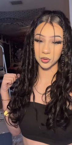 Latina Hair, Fest Outfits, Cute Curly Hairstyles, Smink Inspiration, Curly Hair Styles Easy, Hairdos For Curly Hair