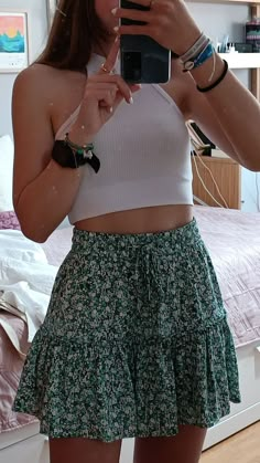 credit to the respective owners #outfits #skirtfashion #skirt Short Skirts Outfits For Summer, Green Floral Skirt Outfit, Rome Outfits, Floral Skirt Outfits, Short Skirts Outfits, Short Summer Skirts, Skirt Outfits Summer, Look Retro, Quick Outfits