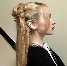 Popstar Hairstyle, Braided Hairstyles Long Hair, Long Fairy Hair, Motorcycle Hairstyles For Women, Complex Hairstyles, Whimsical Hairstyles, Raccoon Tail Hair, Artistic Hairstyles, Extension Hairstyles