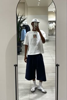 Summer 2024 Outfits Men, Baggy Jorts Outfit Idea Men, Baggy Clothes Outfit Men, Best Dressed Man, Concept Clothing, Streetwear Aesthetic