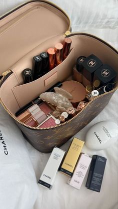 Make Up Color, Makeup Contouring, Best Makeup Brands, Cheap Makeup, Makeup Needs, Dior Makeup