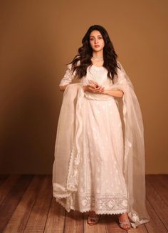 Anmol Baloch, Denim Refashion, Pakistani Actors, Ethereal Dress, Dresses Unique, Desi Clothes, Ethnic Looks, Simple Trendy Outfits, White Dresses