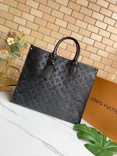 Designer Handbags Louis Vuitton, Top Handbags, Vuitton Bag, Womens Purses, Louis Vuitton Bags, Sierra Leone, Lv Bag, Chanel Handbags, New Bag