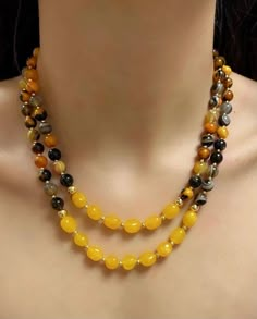 Stunning Vintage West Germany Yellow & Black Rhinestone Onyx Necklace Gift for girlfriend gift for mother Elevate your style with our exquisite handmade necklace, meticulously crafted to add a touch of elegance to any outfit. This stunning piece is made with love and precision, featuring high-quality materials that ensure both durability and shine. Every necklace is uniquely fashioned from premium gemstones and expertly woven with an array of delicate beads, ensuring that no two pieces are alike Izrada Nakita, Pearl Earrings Designs, قلادات متدلية, Flower Jewelry Designs, Beaded Jewelry Earrings, Vintage Jewelry Ideas, Bride Necklace, Yellow Necklace