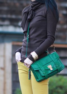 Proenza Schouler PS1 Tiny in Emerald Green (official name - Watermelon) Green Bag Outfit, Ps1 Bag, Slouchy Purse, Proenza Schouler Ps1, Tie Sweater, Chic Jeans, Yellow Pants