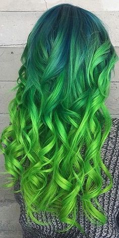 Green ombre curls Green Hair Underneath, Ombre Hair Long, Green Ombre Hair, Mum Hair, Green Dreads, Dark Green Hair, Blue Green Hair