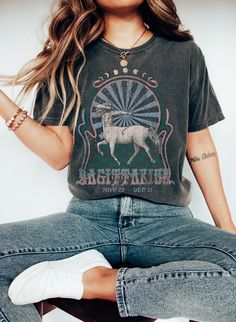 🍄 Retro, Vintage look Sagittarius Zodiac Shirt 🍄 Zodiac Sagittarius T Shirt for women or men 🍄 Perfect for yourself or gift for her or gift for him 🍄 Unisex Crew Neck, high quality, super soft shirt 🍄 Comfort Colors brand, 100% garment-dyed ring spun cotton, relaxed fit 🍄 Make sure to size up for a more oversized tee look or size up 2 sizes for a t-shirt dress look 🍄 Please refer to the sizing chart in the photos to find the size that fits you best  Thank you for visiting and please reach Beach Tshirts, National Park Shirts, Festive Activities, Retro Cassette, Gift For Your Bestie, Comfort Colors Tshirt, Nature Shirts, Holiday Theme, Aesthetic Shirts