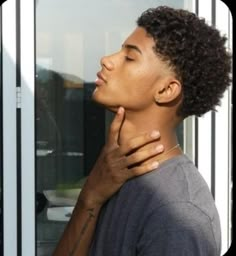 Lightskin Haircuts, Taper Fade Afro, Low Taper Fade Haircut, Taper Fade Curly Hair