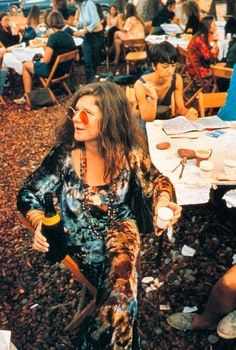 Mundo Hippie, Woodstock Hippies, Festival Mode, Woodstock 1969, 60s Hippie, Woodstock Festival, Hippie Aesthetic, Estilo Hippy, Joan Baez