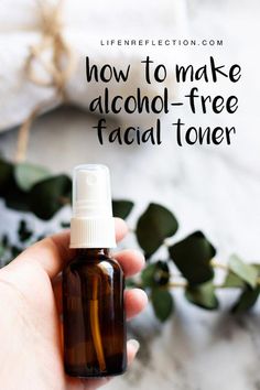 Don't miss a thing when removing your makeover with a natural homemade facial toner. Mix it up in minutes with just 4 ingredients! Facial Toner Recipe, Homemade Facial, Natural Beauty Recipes, Natural Beauty Diy, Diy Skin Care Recipes, Homemade Facials, Diy Facial, Natural Skin Care Routine, Diy Beauty Recipes