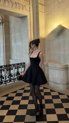 21st Birthday Outfit, Dress Outfits Party, Classy Short Dresses, Short Noir, Short Homecoming Dresses, Black Dresses Classy, Mini Homecoming Dresses, Black Dress Outfits, Black Short Dress