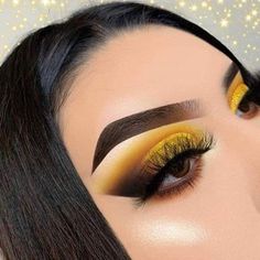 Yellow Eye Makeup, Summer Eye Makeup, Yellow Makeup, Yellow Eyeshadow, Dramatic Eye Makeup, Make Up Inspiration, Afrikaanse Mode, Smink Inspiration