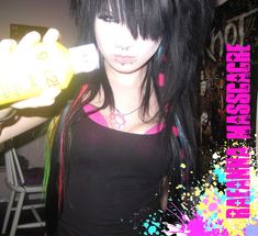 Outfit Ideas Emo Y2k, Emo Haircuts Long, Scene Girl Pfp, Pfp Scenecore, Emo Fits 2000s, Scene Girl 2000s, 2013 Scene, Scene Queen Aesthetic, Emo Girl 2000s