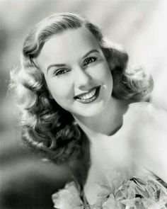 Deanna Durbin, Pin Curls, Actrices Hollywood, Beauty Standards, Loose Curls