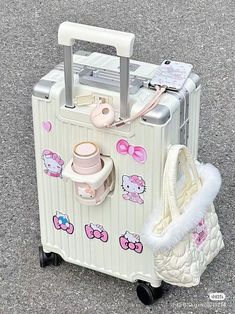 Cute Suitcase Aesthetic, Cute Aesthetic Things To Buy, Koper Aesthetic, Kawaii Luggage, Kawaii Suitcase, Hello Kitty Suitcase