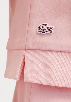 Cozy Streetwear, Clothing Labels Design, Parisienne Chic, Streetwear Hoodie, Rose Bush, Clothing Details, Clothing Labels, Mode Inspiration, Product Photography