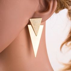 Beautiful Gold And Silver Earrings. Select You Color Under Size. If You Want Both, Please Message Me For New Listing. $32 For Both. Bvlgari Necklace, Triangle Jewelry, Polymer Earrings, Polymer Clay Jewelry Diy, Clay Jewelry Diy, Classy Jewelry, Triangle Earrings, Geometric Jewelry, Girly Jewelry