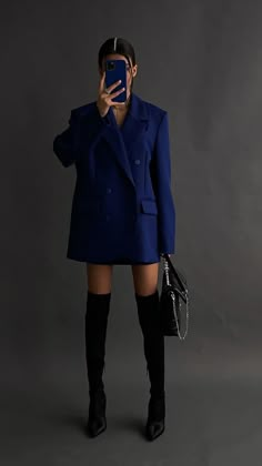 Chic Blue Outfit, Deep Blue Outfit Aesthetic, Deep Blue Outfit, Midnight Blue Outfit, Dark Blue Outfit, Navy Blue Blazer Outfit, Navy Blue Suit, Model Looks, Classy Aesthetic