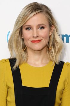 womens hairstyles up Kristin Bell Hair Short, Kristen Bell Hair, Kristin Bell, Asymmetrical Hairstyles, Shoulder Hair, Kristen Bell, Fringe Hairstyles, Hot Hair Styles, Feathered Hairstyles