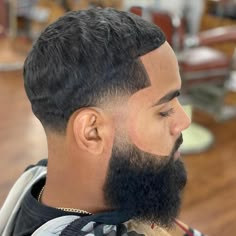 Black Man Haircut Fade, New Beard Style, Black Men Beard Styles, Popular Mens Haircuts, Types Of Waves, Black Hair Cuts, Waves Haircut