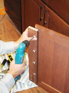 Removing Center Stile Cabinet, Diy Pull Out Shelves, Easy Dyi, Pull Out Cabinet, Diy Cabinet Doors, Cabinet Shelves