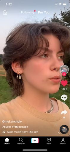 70s Womens Short Hair, K Pop Hairstyles Short Hair, Medium Length Haircut Tomboy, Shorter Womens Haircuts, Pixie Hair Straight, Shaggy Haircuts Not Styled, Short Haircuts For Tomboys, Keara Graves Hair Short, Short Hairstyle Women Double Chin