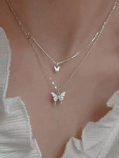 Cute Simple Necklaces Silver, Silver Necklace Butterfly, Women Jewelry Silver, Necklace Ideas Silver, Cool Accessories Jewelry, Cute Julery, Cute Butterfly Necklace, Simple Cute Jewelry, Jewelry Accessories Necklaces Silver