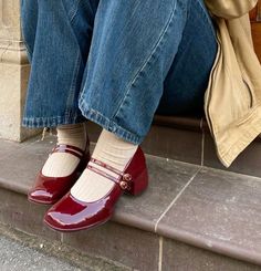 Red Maryjanes Shoes, Red Mary Janes Aesthetic, Downtown Shoes, Mary Janes Aesthetic, Mary Jane Shoes Outfit, Red Mary Jane Shoes, Red Ballet Flats, Zapatos Mary Jane, Quoi Porter