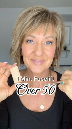 Seint Makeup For Light Skin, Makeup For Wrinkled Skin, Makeup For 50 Year Old Women Tutorial, Over 50 Makeup Tutorials, Makeup For 40, 5 Minute Makeup Routine Over 40, Makeup For 70 Year Old Women, Older Women Eye Makeup, Makeup Tricks For Older Women