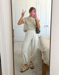 Cozy Work Outfit Summer, Classy But Trendy Outfits, Short Sleeve Sweater Shirt, Womens Outfit Ideas Summer, Cream Flare Sweatpants Outfit, Warm Easter Outfits, Womens Outfits With Leggings, Shoes You Can Wear With Everything, Cozy Style Outfits Summer