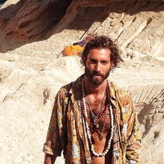 ☮ American Hippie Bohéme Boho Men's Style ☮ Bohemian Attire, Bohemian Backyard, Mens Fashion Summer Outfits, Hippie Mode