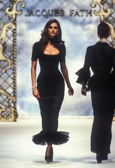 Black Runway, Jacques Fath, Runway Fashion Couture, Vintage Runway, Claudia Schiffer, Dolce E Gabbana, Naomi Campbell