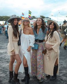 Daily Fashion Inspiration, Staple Wardrobe Pieces, Festival Vibes, Daily Fashion, Fall Fashion, Boho Style, Wheat, Knit Top, Boho Fashion