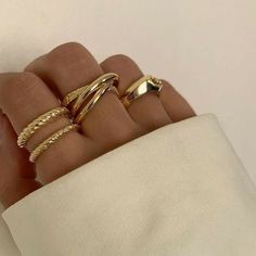 Rings Aesthetic, Daisy Jewelry, Jewelry Ads, Classy Jewelry, Stacked Jewelry, Jewelry Lookbook, Hand Jewelry, Girly Jewelry