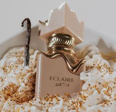 Llévate tu Decants para que pruebes la nueva Fragancia de LATTAFA Eclaire para que no te cuenten $12 free shipping. Top Notes - Caramel, Milk, Sugar Heart Notes - White Flowers, Honey Base Notes - Vanilla, Praline, Musk https://llilea.company.site #lattafa #eclaire #new #decants #llilea #perfume #nueva #perfu #perfulover Köstliche Desserts, Fragrances Perfume, White Flowers, Scents, Caramel, Vanilla, Milk, Spray