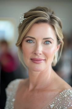 27 Timeless Mother Of Groom Hairstyles For The Modern Woman Loose Wedding Updos, Hairstyle Mother Of The Bride, Mother Of Groom Makeup, Mother Of The Bride Hair Updo, Mob Makeup, Mother Of The Bride Makeup, Mob Hair, Mother Of Bride Makeup, Mother Of The Groom Hairstyles