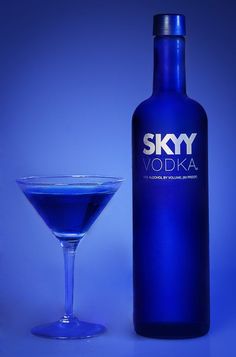 Drink Advertisement, Alcohol Pictures, Vodka Labels, Skyy Vodka, Alcohol Beverages, Pretty Alcoholic Drinks, Cocktail Drinks Alcoholic, Wine Photography, Fruit Wallpaper