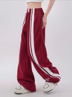 ❤︎ Pantalon de survêtement à cordon de serrage contrasté en ligne rétro❤︎  ⚠Veuillez prévoir un délai de 2 semaines pour l'expédition des articles ️. Retro Trousers, Dance Costumes Hip Hop, Sporty Streetwear, Red Sweatpants, Sporty Pants, Colour Contrast, Drawstring Sweatpants, Jogging Bottoms, Navy Fabric