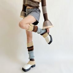 Autumn/winter vintage button opening British American college babes color block contrast stacked knitted sweater leg oversocks Vintage Academia, Knitted Leg Warmers, Estilo Harajuku, Knit Leg Warmers, British American, Warm Socks, Grunge Style, Spice Girls, Vintage Button