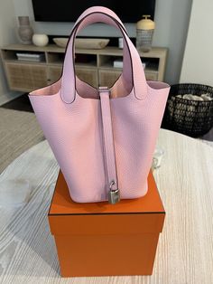 hermes picotin rose sakura Replica Designer Handbags, Chanel Purse, Dior Handbags, Hermes Handbags, Handbag Wallet, Hermes Bags, Wallet Bag, Replica Handbags, Lv Bag