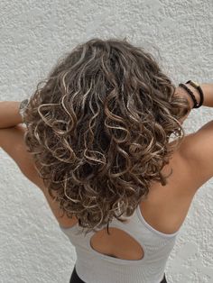 babylight balayage aveda summer hair color curly hair natural wavy hair Balayage Summer 2023, Summer Hair Color Curly, Brunette Balayage Summer, Hair Color Curly, Color Curly Hair, Balayage Summer, Hairstyle Brunette, Diy Hair Wig, Babylights Hair