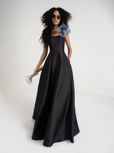 Ava Black, Modern Bridesmaid Dresses, Mermaid Ball Gown, Modern Bridesmaid, Wedding Dress Silhouette, Vera Wang Dress