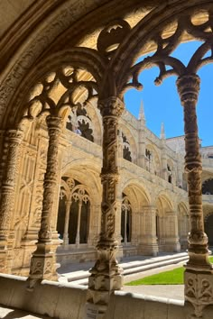 the arches and pillars in front of an ornate building